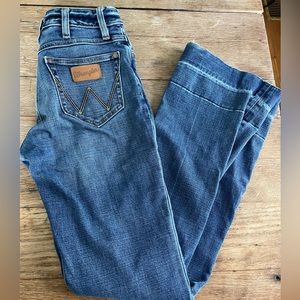 Wrangler Exaggerated Boot Cut size 25
